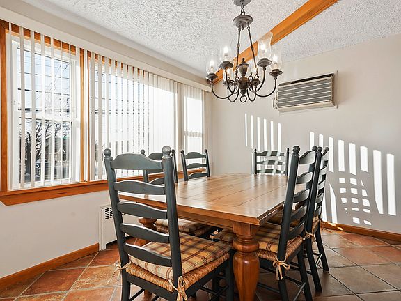 4th image of 3259 Fairmount Ave