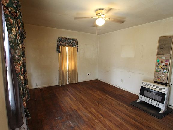 4th image of 1302 N Erie Ave