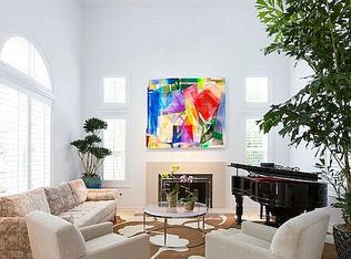 2088 Ridge Point Dr, Los Angeles, CA 90049