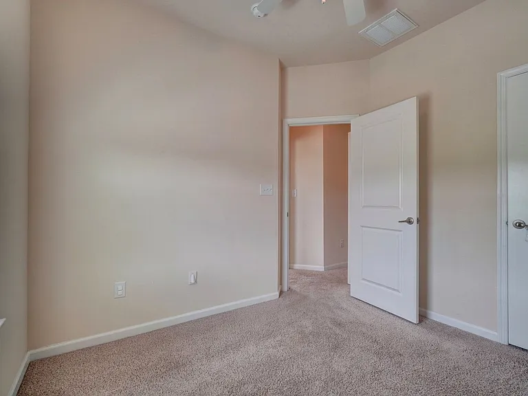 890 Olmstead St — Photo 20