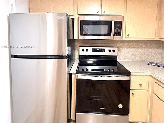 5th image of 1201 NE 191st St #G304