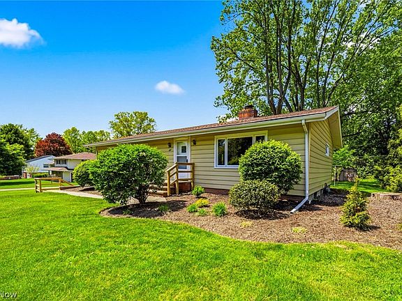 3rd image of 202 Briar Hill Dr