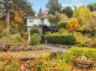 4882 Lochside Dr, Saanich, BC V8Y 2E4