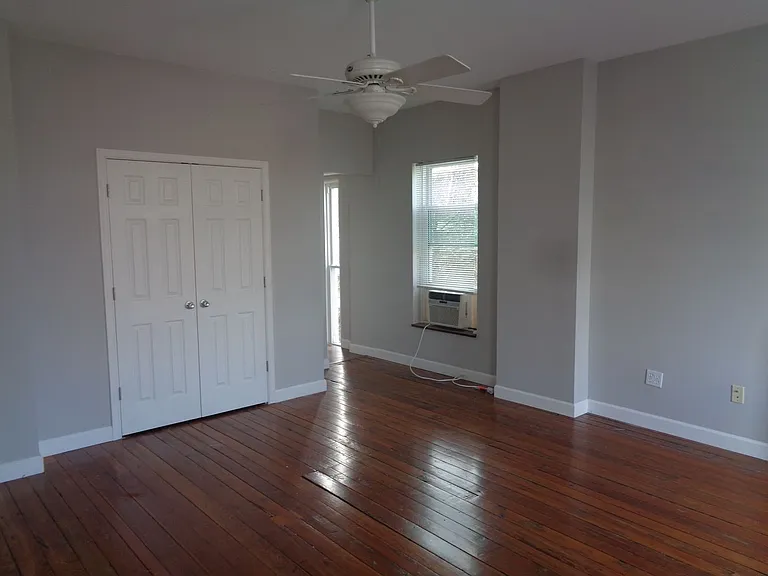 713 W. 33rd St. — Photo 14