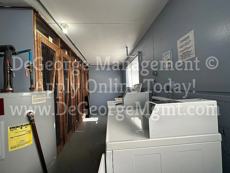 Woodside Court Apartments — Photo 70