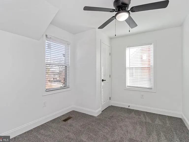 602 S Hammonds Ferry Rd — Photo 22