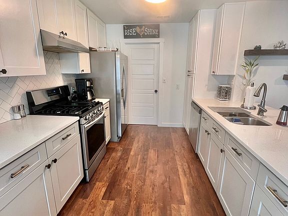 4th image of 303 Craigmont Dr