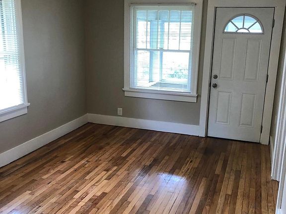 2nd image of 1498 Clara Ave
