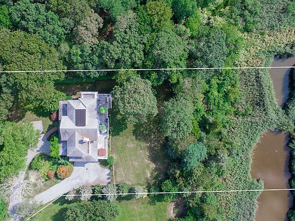 3rd image of 5 Pine Grove Ct