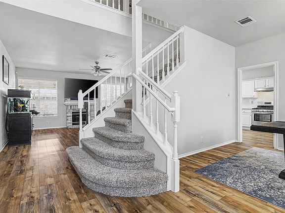 5th image of 1109 Pebble Brook Rd