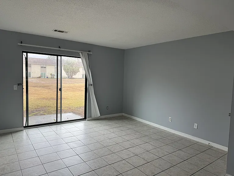 901 Olmstead Dr #19C — Photo 4