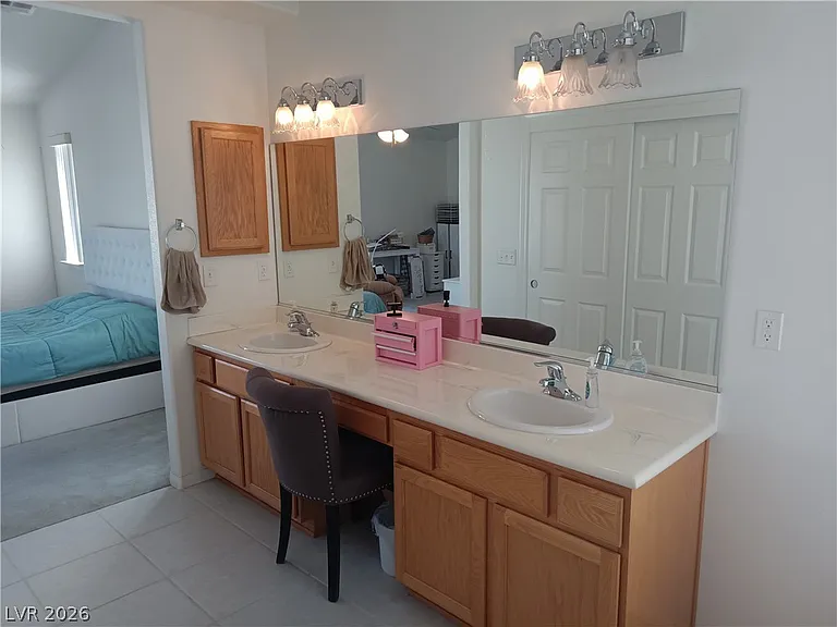 546 Elsie Ln — Photo 11