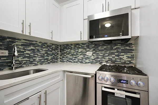 Rented by Compass | media 10