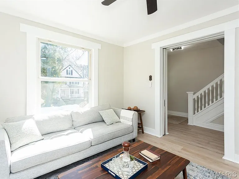 3303 Oxford Ave — Photo 4