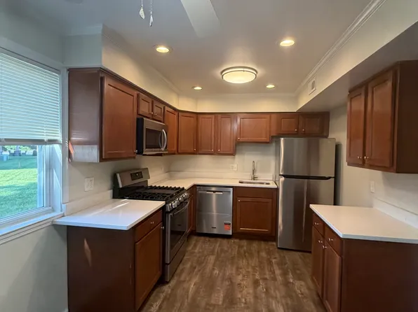 8 Forge Rd, Medford, NJ 08055