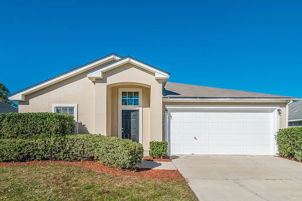 4 bed, 2.5 bath, 1922 sqft, $3,010 — Photo 1