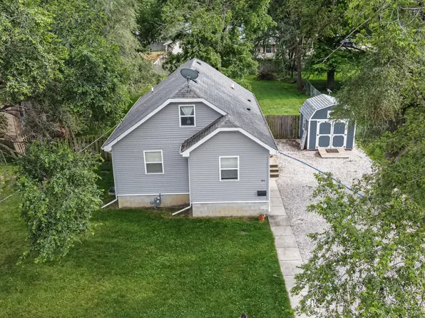 385 W Oak St, Coal City, IL 60416