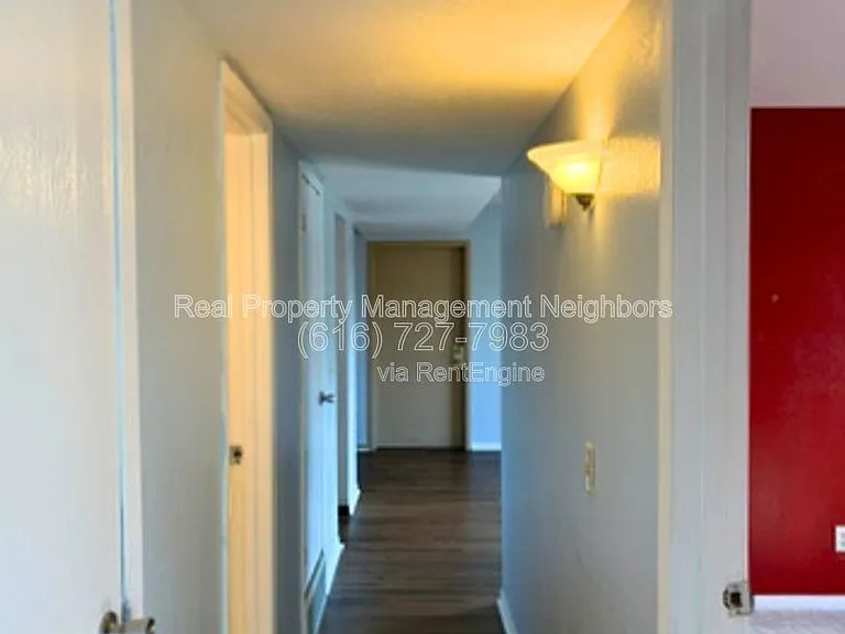 4326 Norman Dr SE — Photo 10