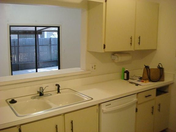 4th image of 525 Mansfield Dr