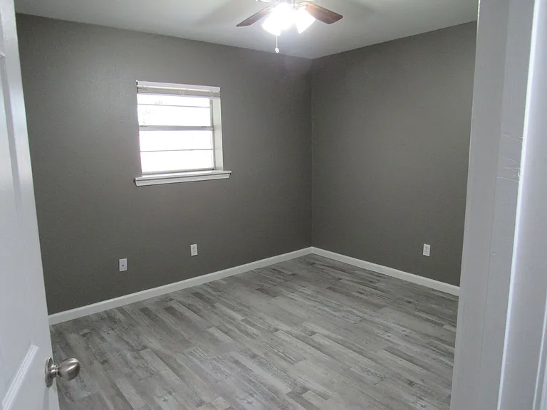 415 Waymack Dr — Photo 13