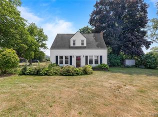 7804 Ridge Rd, Gasport, NY 14067