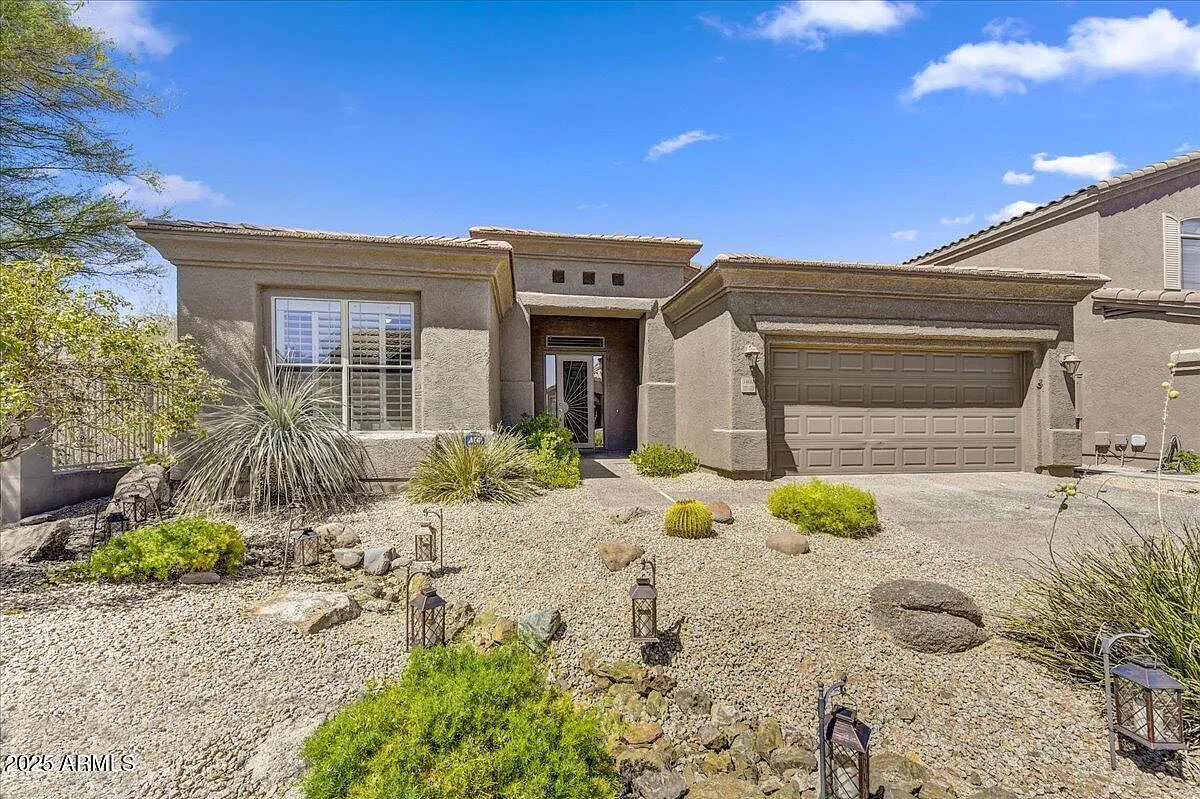 3 bed, 2.5 bath, 2559 sqft, $3,250 — Photo 1