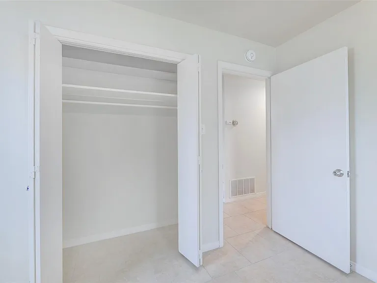 2713 Friar Tuck Ln — Photo 14