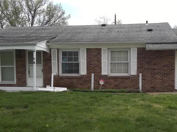 11 Bluegrass Ln, Saint Peters, MO 63376