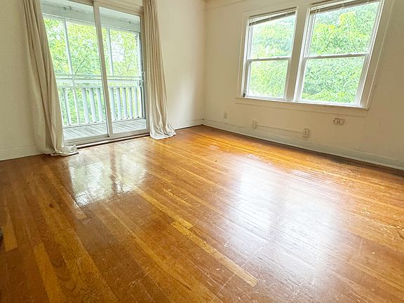 5th image of 4001 Kenwood Ave #2