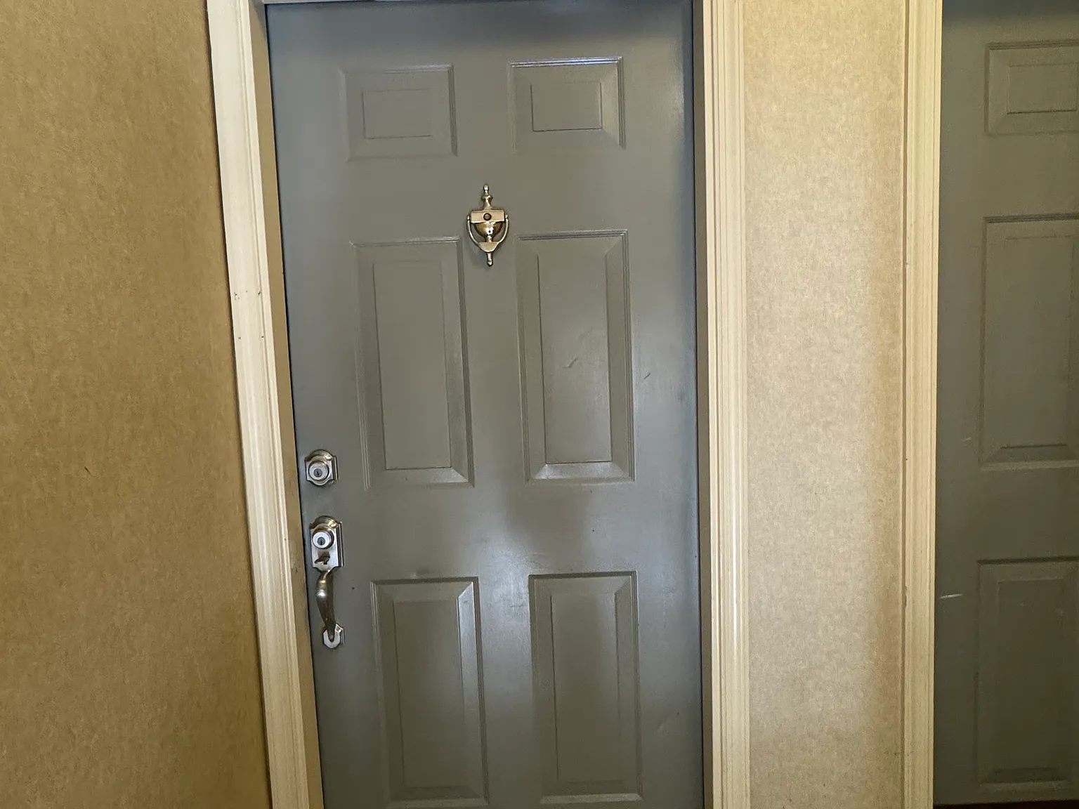 2 bed, 940 sqft, $2,300 — Photo 2