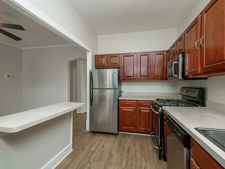 814 S Jefferson St — Photo 9