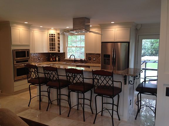 Main Kitchen Pic 1