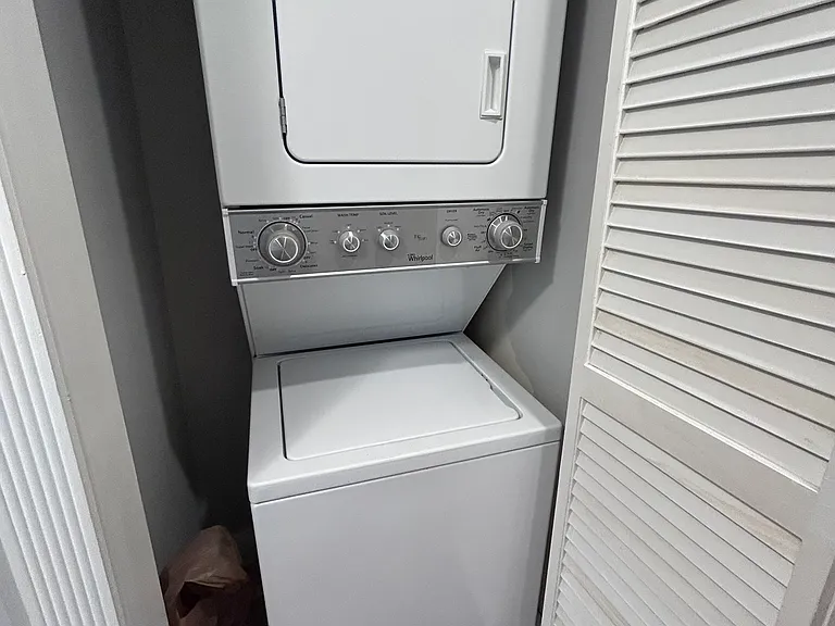 Washer/dryer in unit