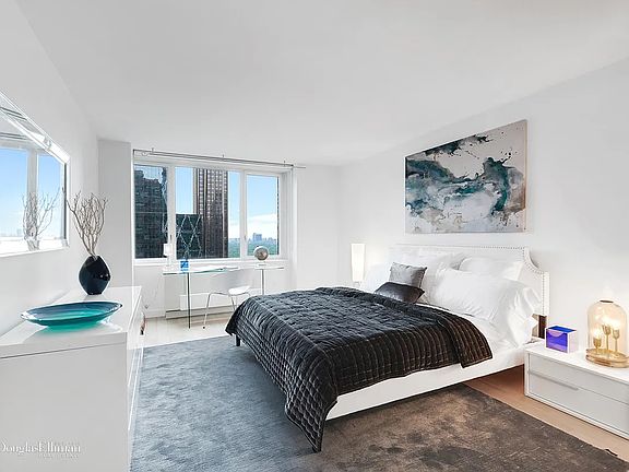 5th image of 322 W 57th St APT 41M1