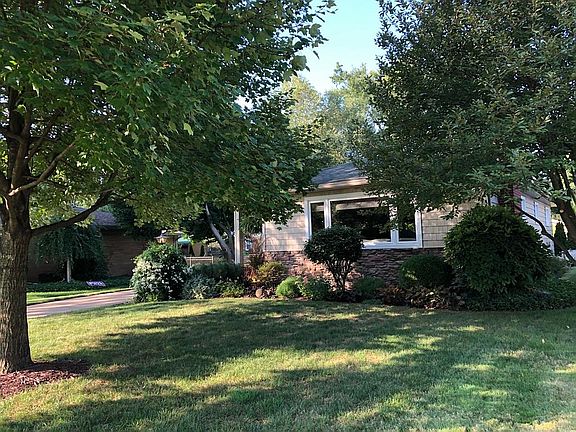 4th image of 1210 N Crater Ave