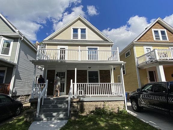 2nd image of 2133 Niagara St #1