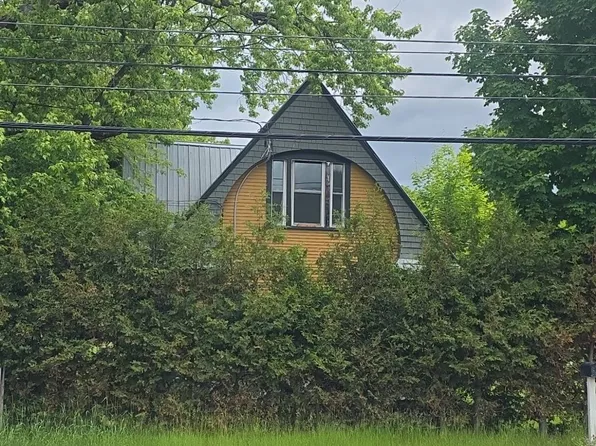 376 Wolcott St, Hardwick, VT 05843