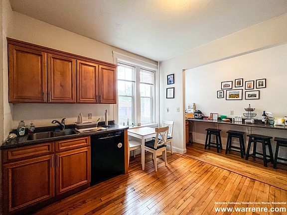 4th image of 76 Babcock St #1