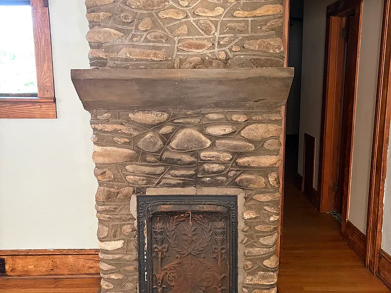 Fireplace (non functional)
