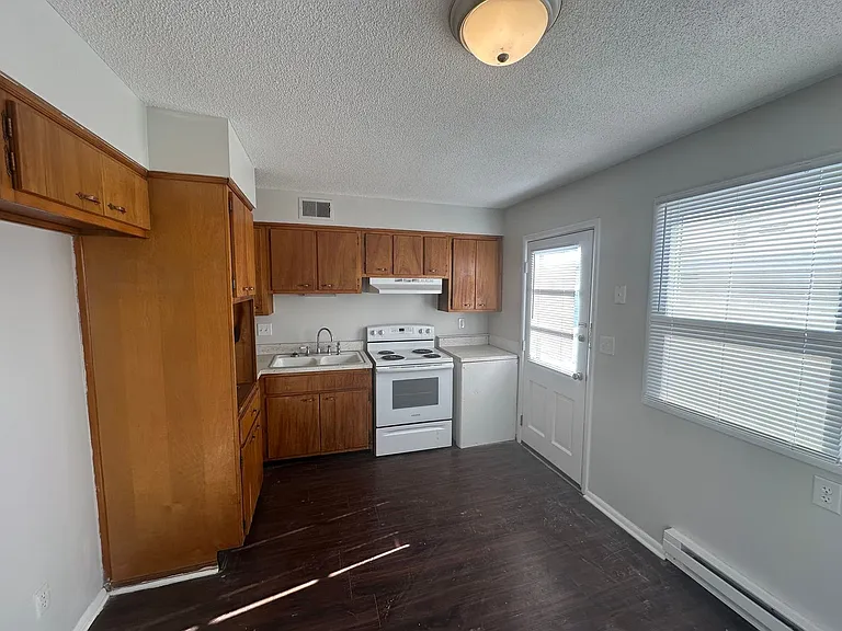 6037 W 25th St #1 — Photo 5