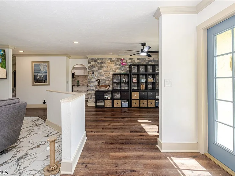 2507 Lakeview Dr — Photo 5