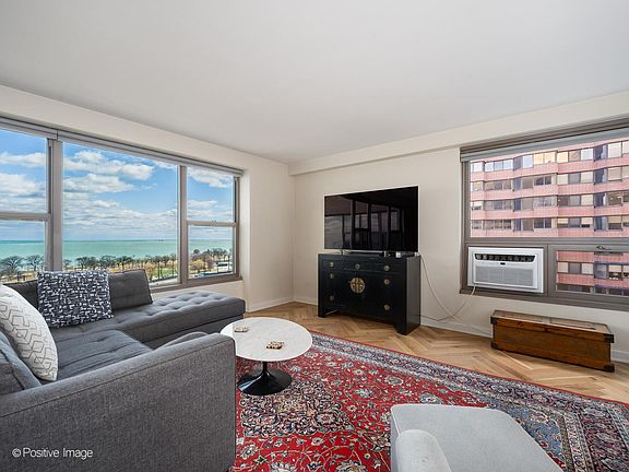4th image of 2970 N Lake Shore Dr APT 14A