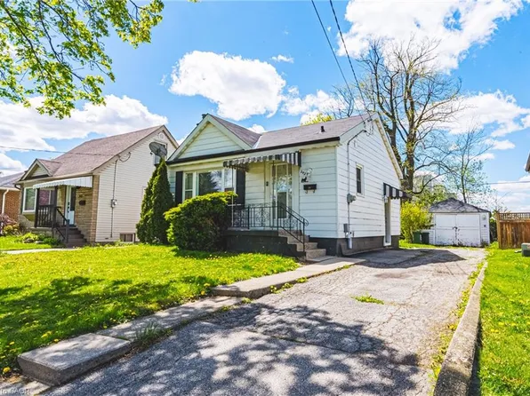 242 E 43rd St, Hamilton, ON L8T 3C5