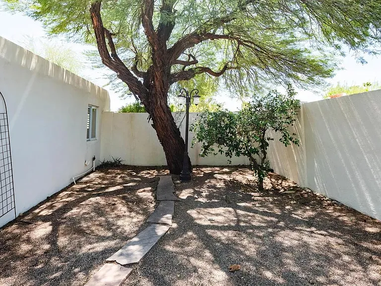 5312 E Ludlow Dr — Photo 42