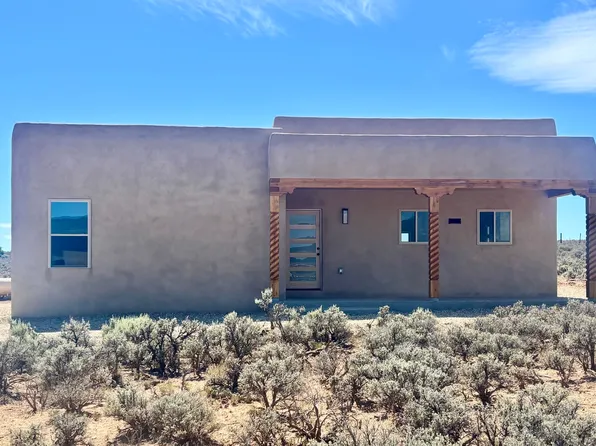 8 Calle Luna, Taos, NM 87571
