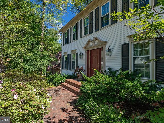 3rd image of 3237 Cismont Ct