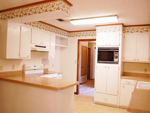 Great kitchen storage