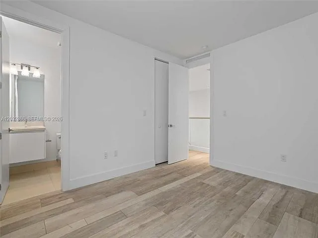 5 bed, 5.5 bath, 4628 sqft, $13,500 — Photo 3
