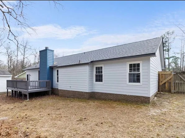 1655 Kara Ct, Fayetteville, NC 28304