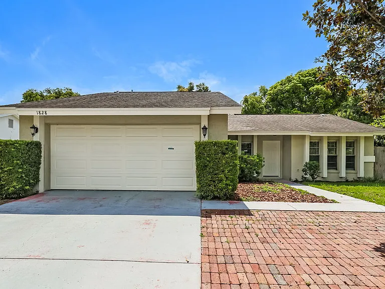 1828 Craven Dr — Photo 1